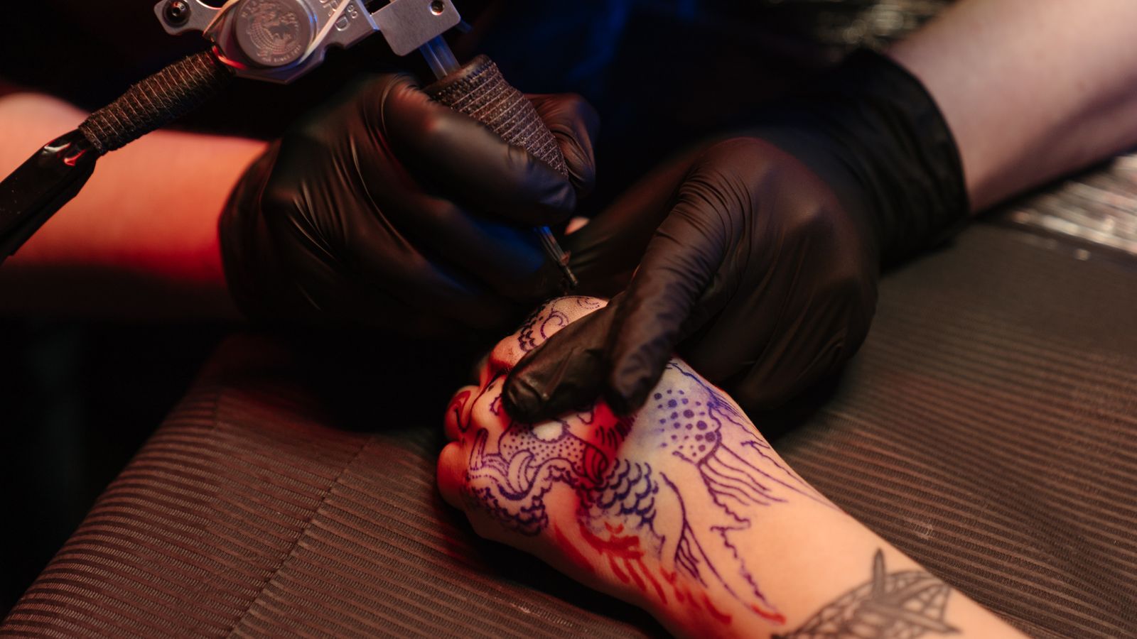 Tatuaggio di una rosa su un braccio